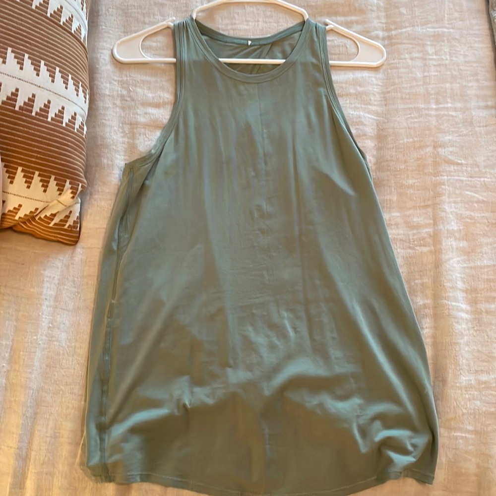 Lululemon Women's Tank with open back